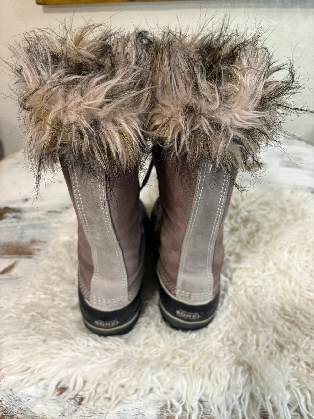Sorel Women's Joan of Arctic winter boots in the Quarry/Black colorway 7.5